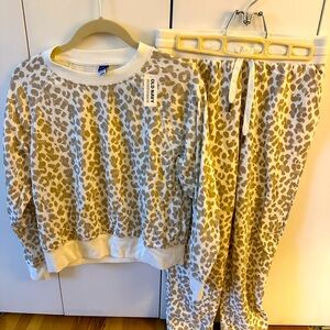 Old Navy Cheetah Print Lounge Set